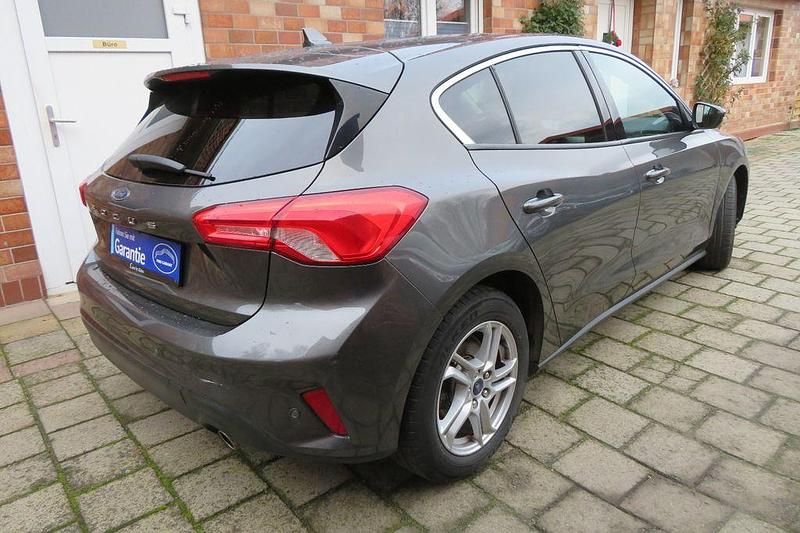 Gebraucht Ford Focus Cool & Connect 125 PS (91 kW) 2018 Limousine