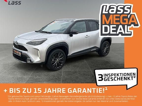 Silber Gebraucht 2022 Toyota Yaris Hybrid Advance Limousine | 25.980 € - Bild 1/4