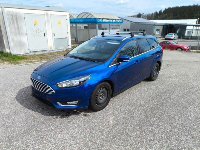 Blau Gebraucht 2018 Ford Focus Titanium Kombi | 8.500 € (Superpreis) - Bild 1/4