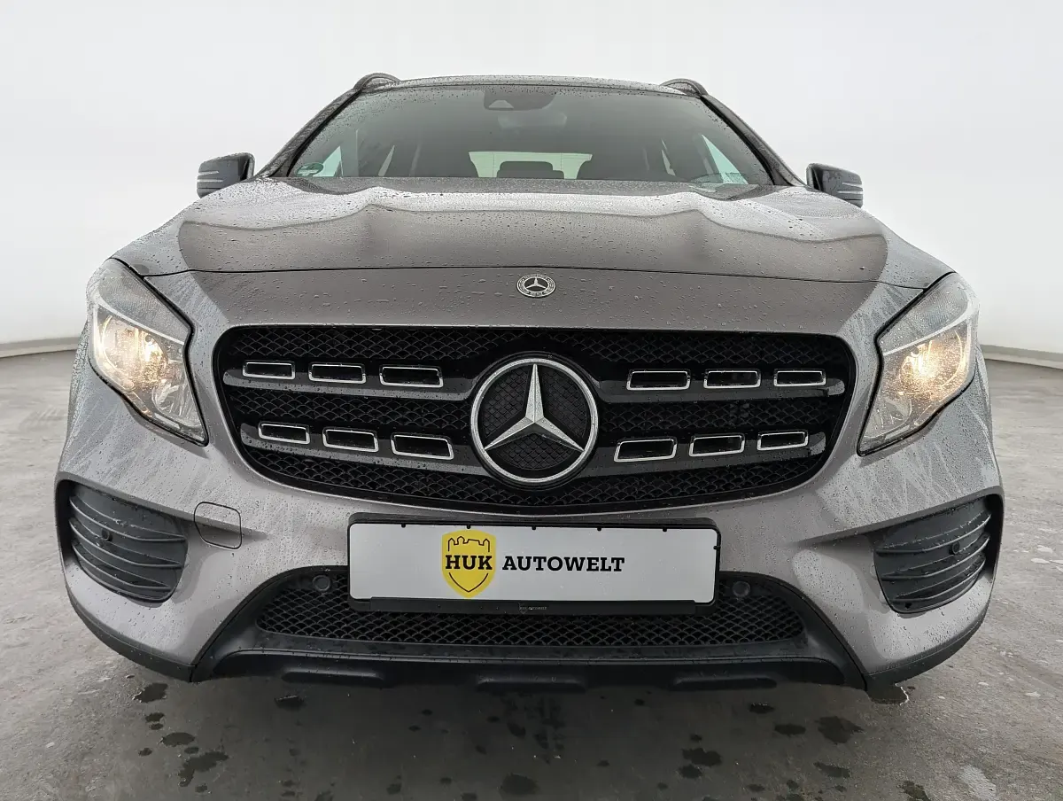 Gebraucht Mercedes GLA180 AMG line 122 PS (89 kW) 2018 Grau SUV