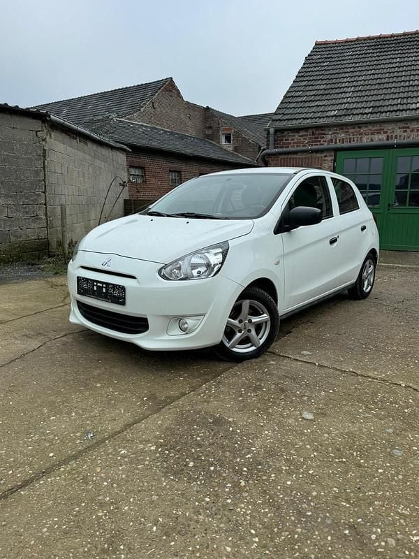 Gebraucht Mitsubishi Space Star Top 70 PS (51 kW) 2015 Weiß Kleinwagen