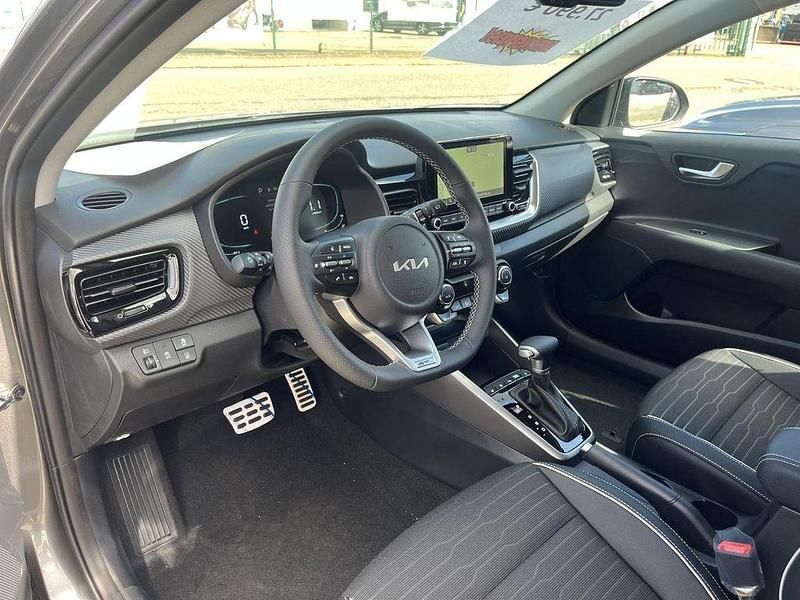 Neu Kia Stonic GT-Line 101 PS (74 kW) 2025 Grau SUV