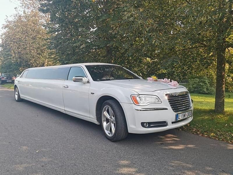 Używany Chrysler 300C 360 KM (264 kW) 2011 Sedan/Limuzyna
