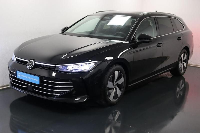 Gebraucht VW Passat Elegance 150 PS (110 kW) 2025 Grenadillschwarz Kombi