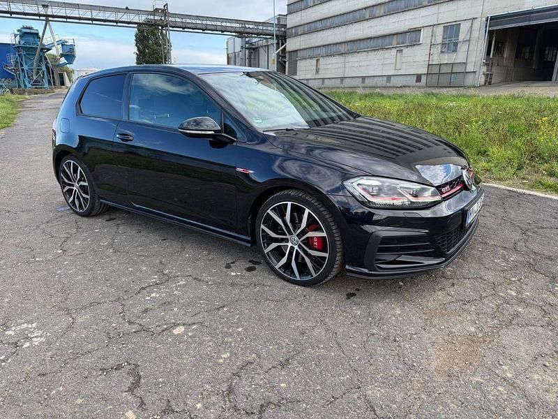 Schwarz Gebraucht 2019 VW Golf VII GTI Limousine | 19.900 € (Guter Preis) - Bild 1/4