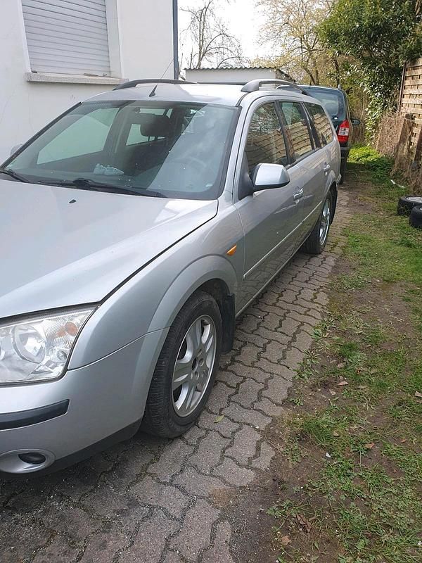 Gebraucht Ford Mondeo 145 PS (106 kW) 2001 Silber Kombi