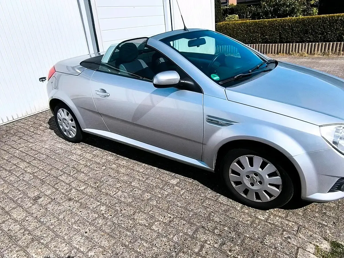 Gebraucht Opel Tigra 90 PS (66 kW) 2006 Silber Cabrio