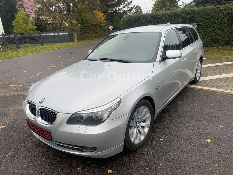 Titansilber metallic Gebraucht 2008 BMW 530 Advantage Kombi | 8.900 € (Etwas zu teuer) - Bild 1/4