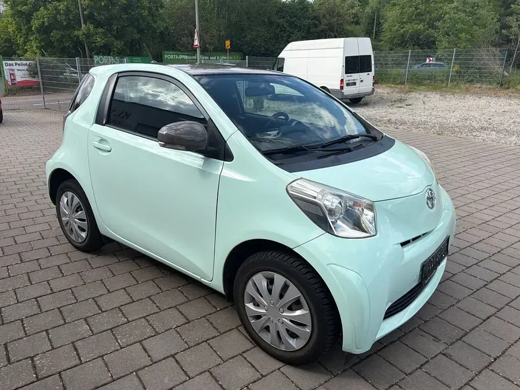 Gebraucht Toyota iQ Basis 68 PS (50 kW) 2009 Blau Kleinwagen