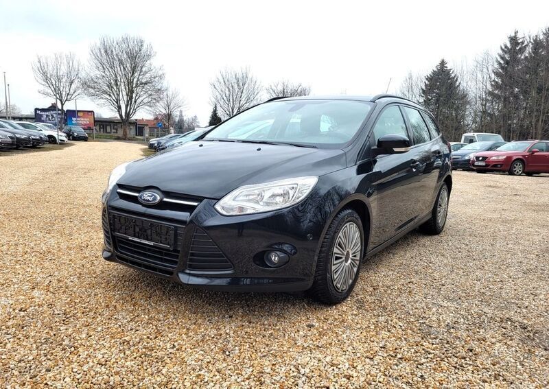 Schwarz Gebraucht 2014 Ford Focus Limousine | 3.480 € (Guter Preis) - Bild 1/4
