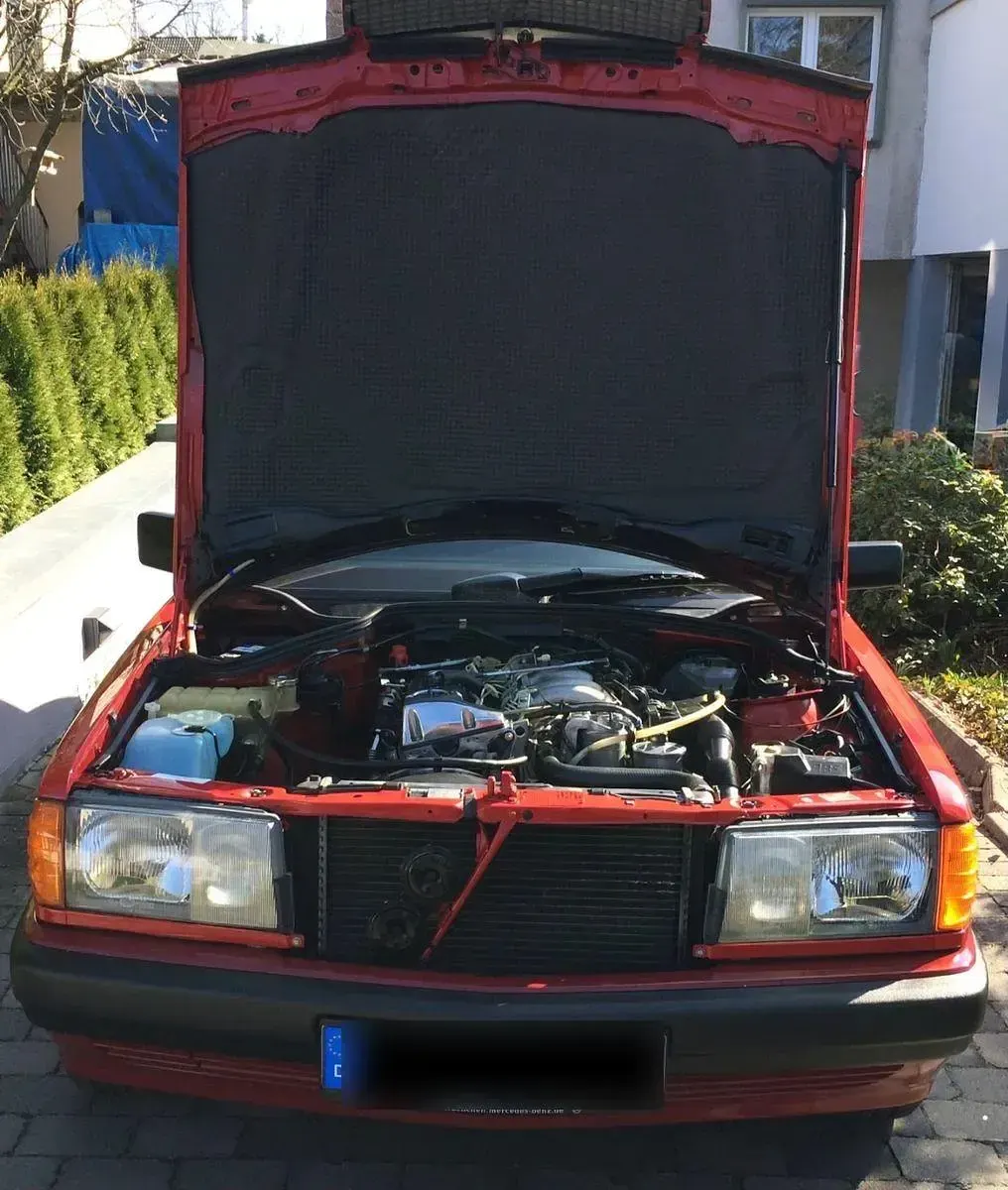 Gebraucht Mercedes 190 75 PS (55 kW) 1992 Rot Limousine