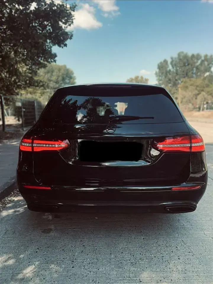 Gebraucht Mercedes E220 Avantgarde 194 PS (142 kW) 2018 Kombi