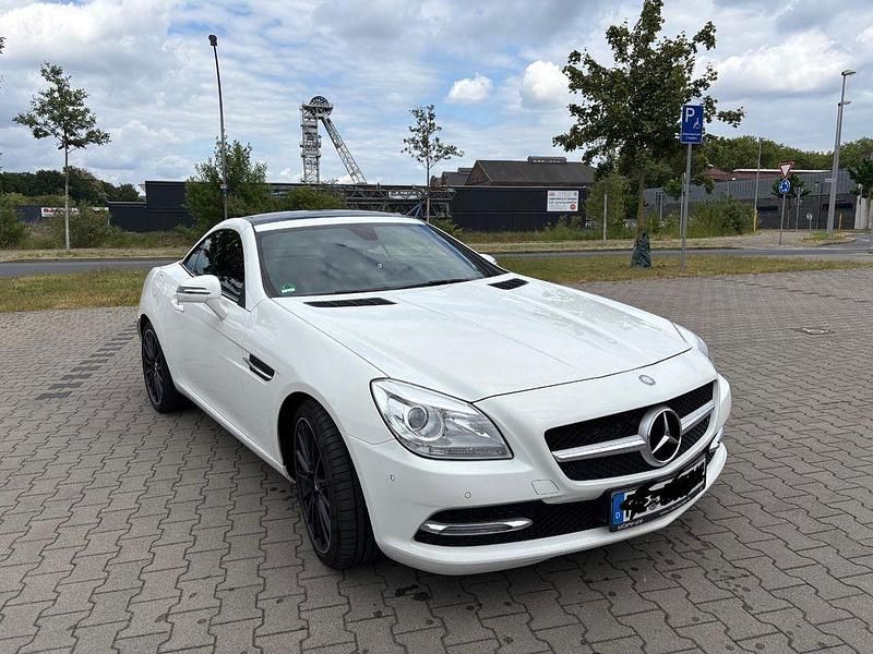 Weiß Gebraucht 2013 Mercedes SLK200 Cabrio | 11.990 € (Fairer Preis) - Bild 1/4