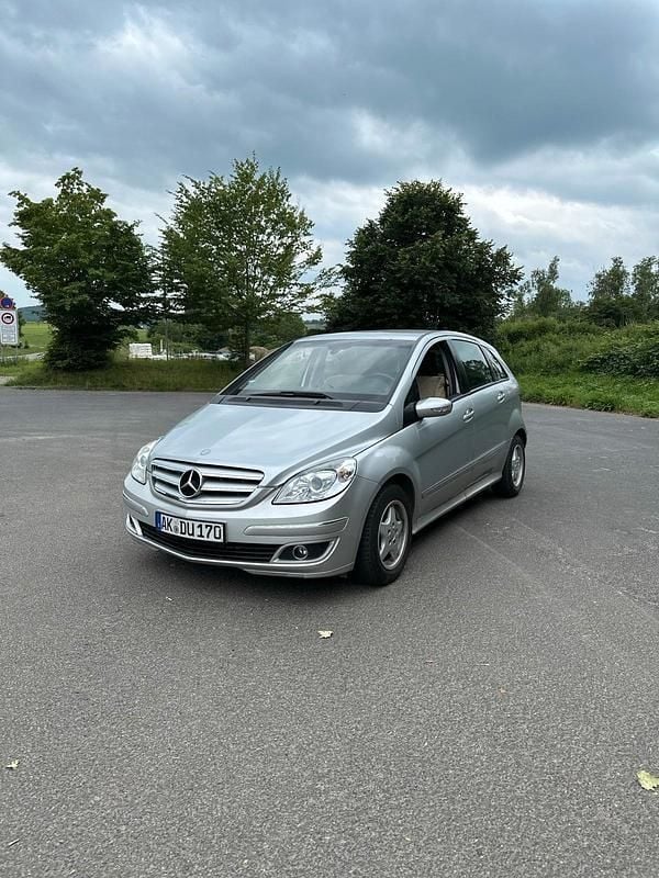 Silber Gebraucht 2006 Mercedes B150 Van / Kleinbus | 2.350 € (Guter Preis) - Bild 1/4