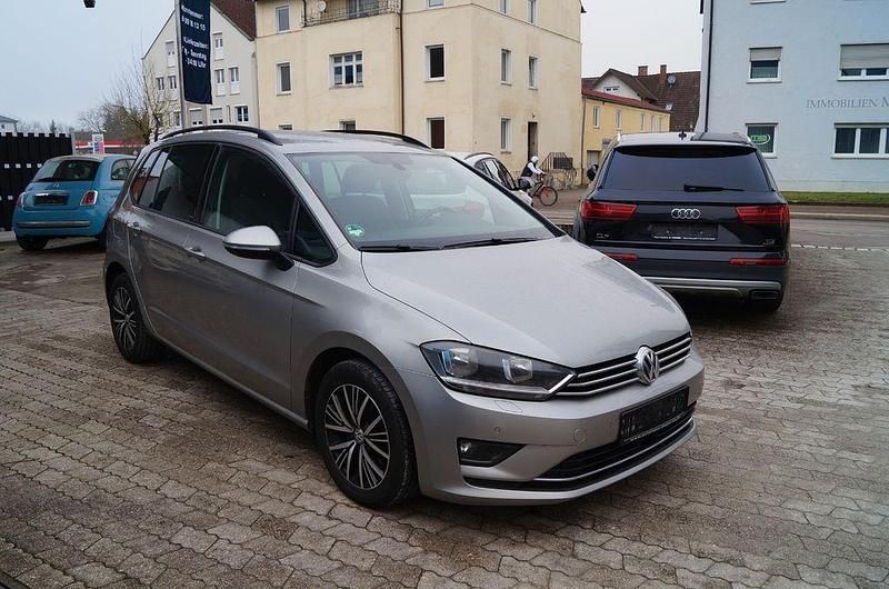 Silber Gebraucht 2016 VW Golf Sportsvan Allstar Van / Kleinbus | 10.690 € (Fairer Preis) - Bild 1/4