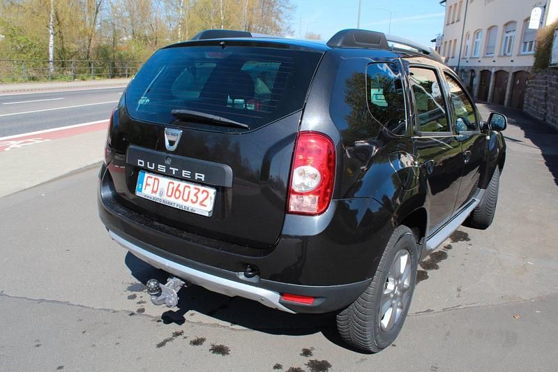 Second-hand Dacia Duster 110 CP (80 kW) 2012 Negru SUV
