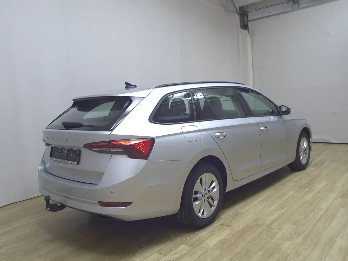 Gebraucht Skoda Octavia Ambition 116 PS (85 kW) 2022 Silber Kombi