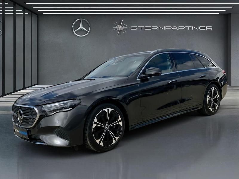 Gebraucht Mercedes E300 204 PS (150 kW) 2025 Grau Limousine