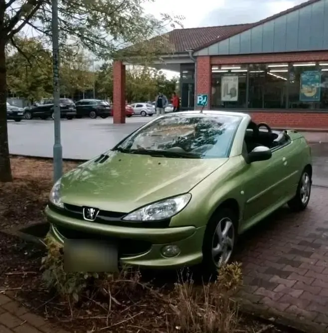 Gebraucht Peugeot 206 109 PS (80 kW) 2003 Andere farben Cabrio
