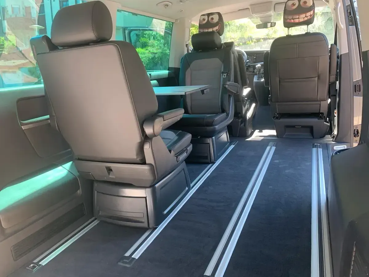 Gebraucht VW Multivan Generation Six 150 PS (110 kW) 2021 Grau Van / Kleinbus