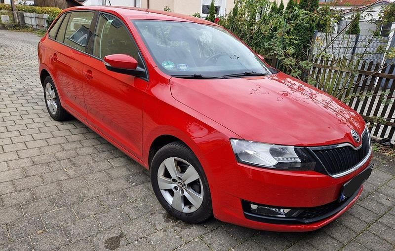 Rot Gebraucht 2018 Skoda Rapid Active Kombi | 9.200 € (Guter Preis) - Bild 1/4