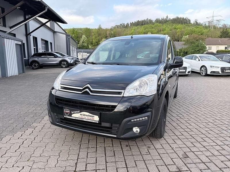 Gebraucht Citroën Berlingo SELECTION 110 PS (80 kW) 2017 Lack onyx schwarz/deckende Van / Kleinbus