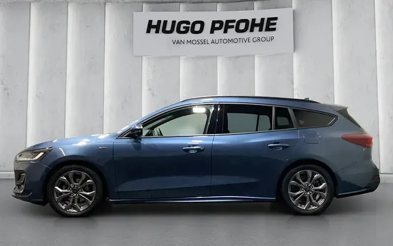 Gebraucht Ford Focus ST-Line X 116 PS (85 kW) 2024 Chrome blue metallic Kombi