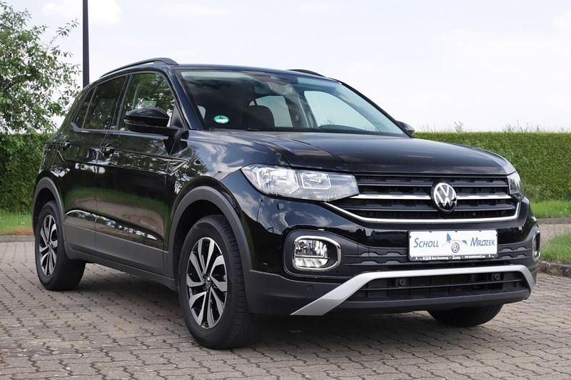 Gebraucht VW T-Cross Active 110 PS (80 kW) 2021 Deep black perleffekt SUV