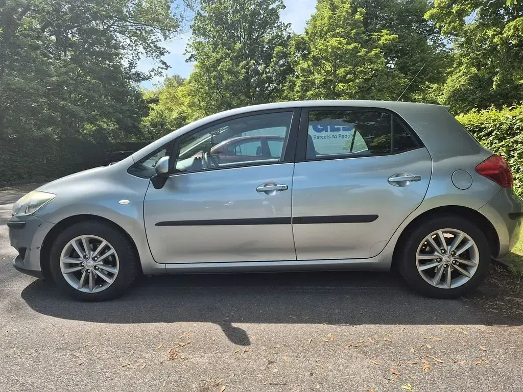 Gebraucht Toyota Auris Executive 124 PS (91 kW) 2008 Grau Kleinwagen