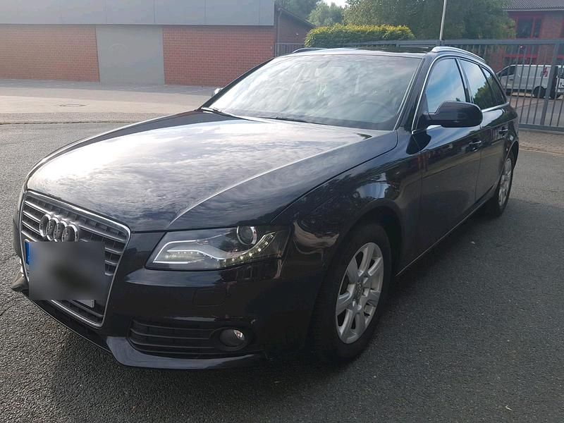 Schwarz Gebraucht 2011 Audi A4 Design Kombi | 5.800 € (Guter Preis) - Bild 1/4
