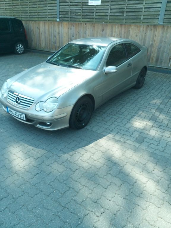 Grau Gebraucht 2006 Mercedes C200 Coupé | 4.800 € (Etwas zu teuer) - Bild 1/4