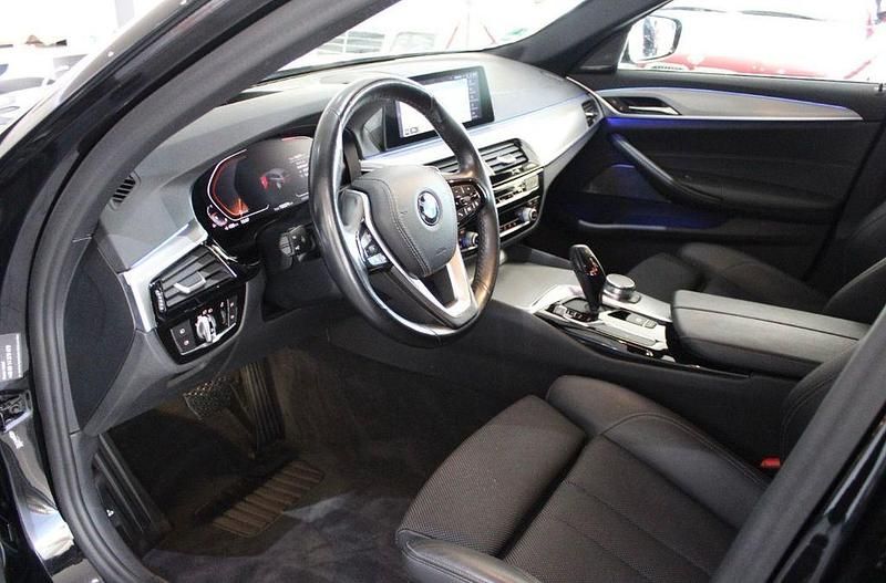 Gebraucht BMW 530 Shadowline 252 PS (185 kW) 2019 Schwarz Kombi