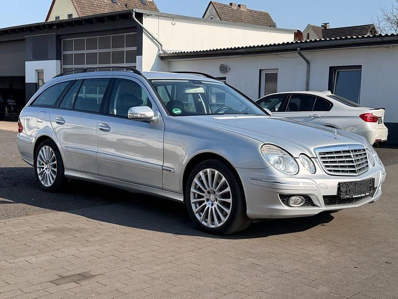 Gebraucht Mercedes E320 Avantgarde 224 PS (164 kW) 2006 Silber Kombi