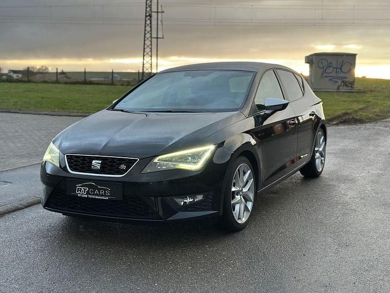 "universo" schwarz Gebraucht 2014 Seat Leon FR Limousine | 12.900 € (Fairer Preis) - Bild 1/4