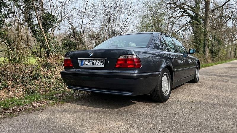 Gebraucht BMW 728 193 PS (141 kW) 1996 Grau Limousine