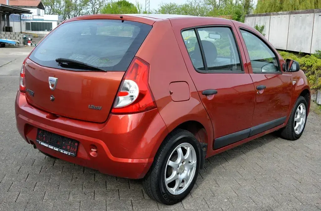 Gebraucht Dacia Sandero 75 PS (55 kW) 2009 Orange Limousine