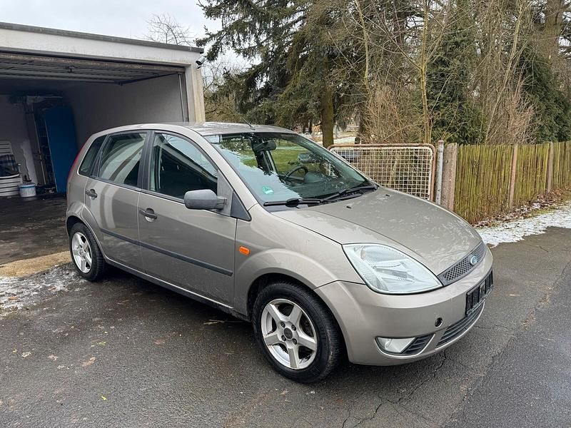 Silber Gebraucht 2004 Ford Fiesta Kleinwagen | 900 € (Guter Preis) - Bild 1/4