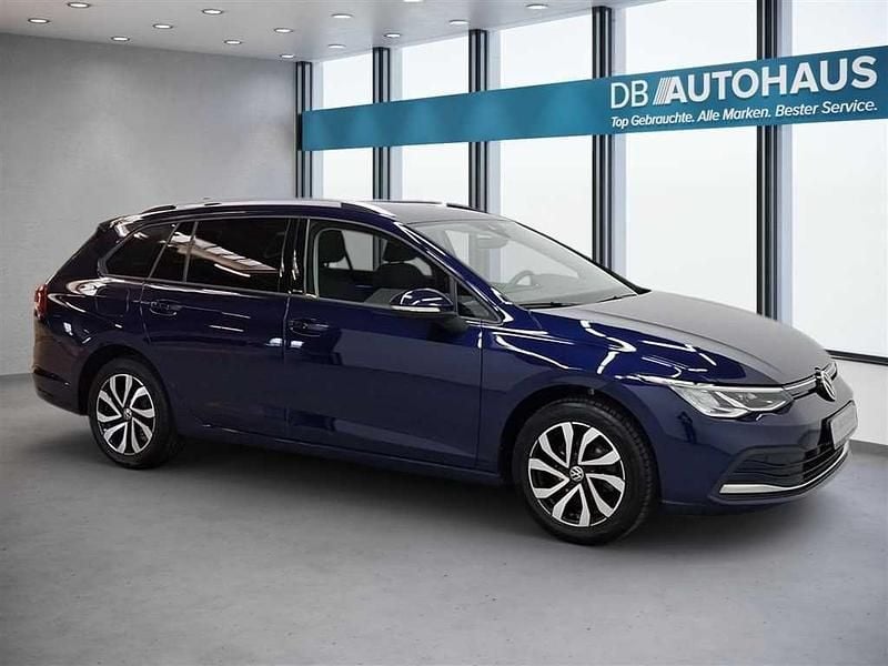 Gebraucht VW Golf VIII Active 150 PS (110 kW) 2023 Blau Kombi