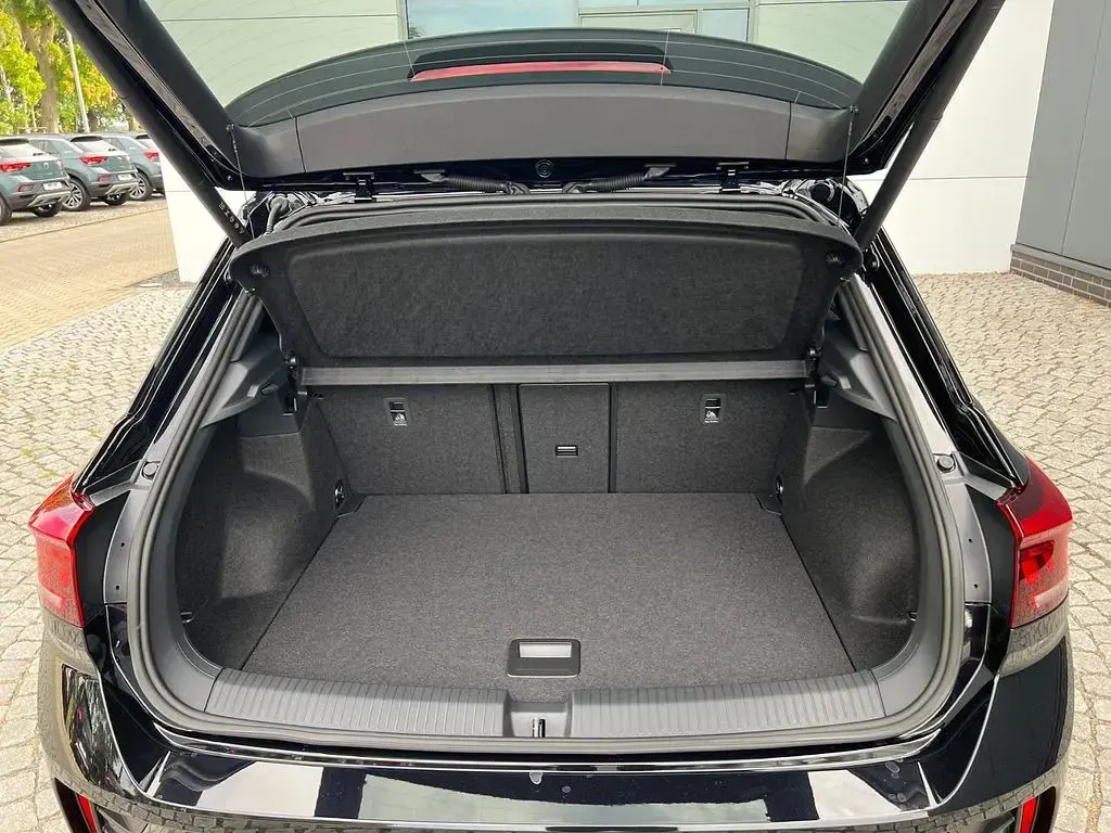 Neu VW T-Roc Style 150 PS (110 kW) 2025 Grenadillschwarz metallic SUV