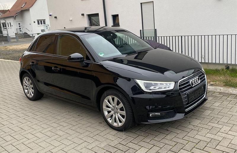 Mythosschwarz Gebraucht 2017 Audi A1 Sportback Sport Kleinwagen | 15.900 € (Etwas zu teuer) - Bild 1/4