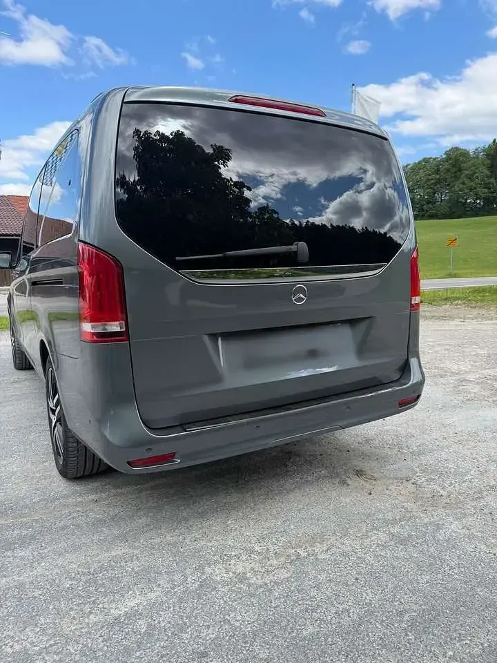 Gebraucht Mercedes V250 190 PS (139 kW) 2021 Grau Van / Kleinbus