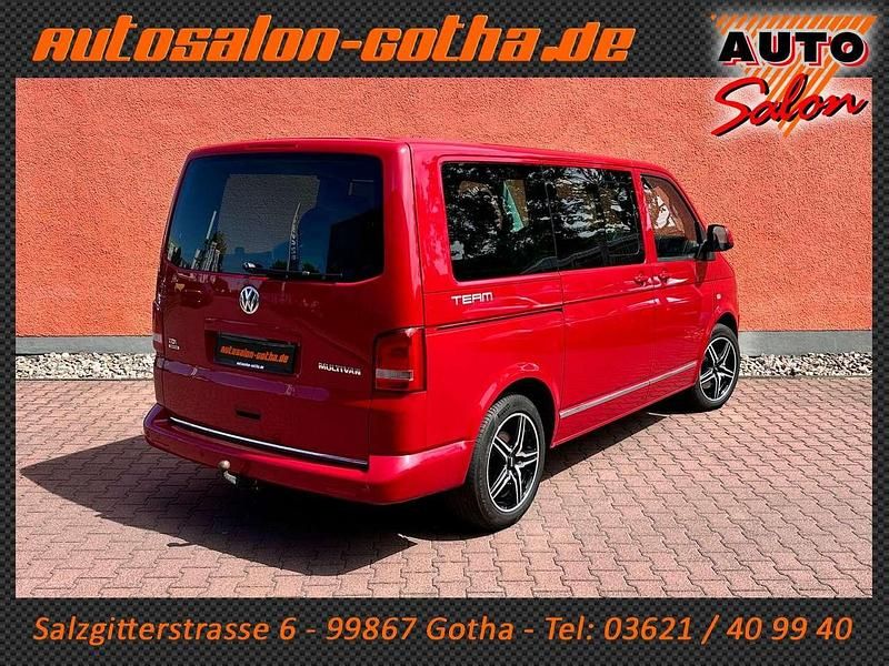 Gebraucht VW Multivan Team 140 PS (102 kW) 2011 Salsa red Van