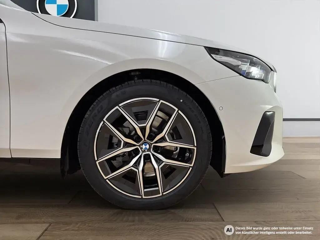 Gebraucht BMW 530e M Sport 299 PS (219 kW) 2025 Weiß Kombi