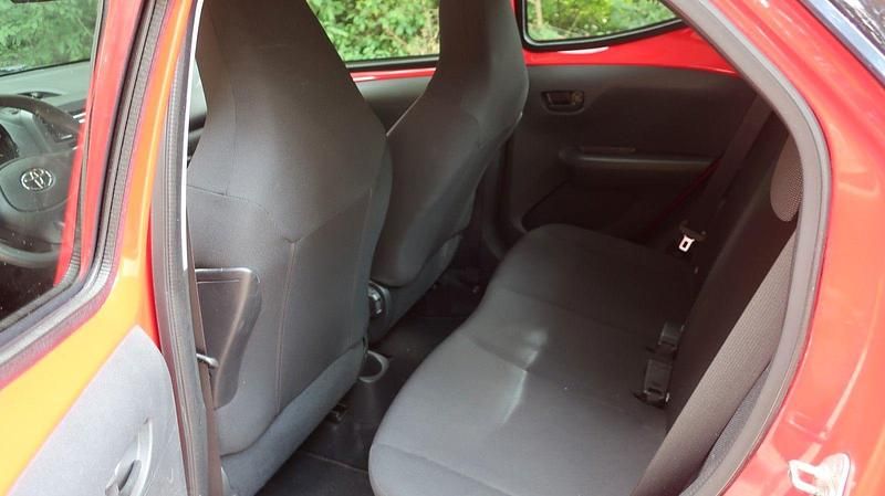 Gebraucht Toyota Aygo 72 PS (52 kW) 2019 Rot Kleinwagen