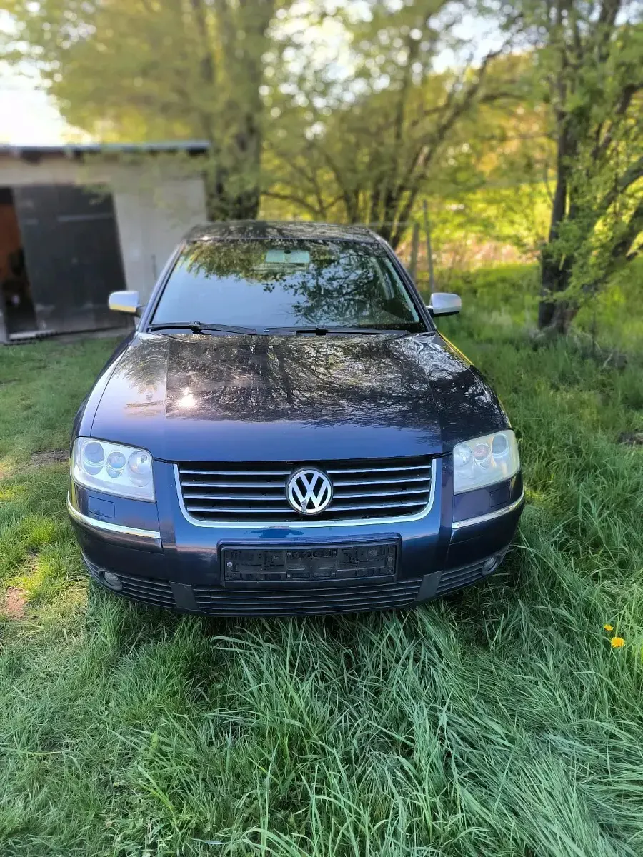 Second-hand VW Passat 193 CP (141 kW) 2002 Albastru Berlinǎ