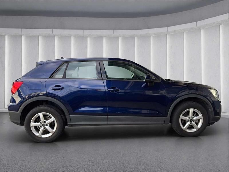 Gebraucht Audi Q2 Comfort 150 PS (110 kW) 2024 Navarrablau SUV