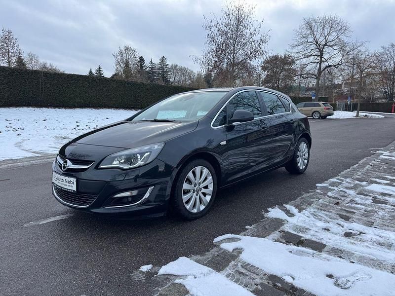 Schwarz Gebraucht 2015 Opel Astra Exklusiv Limousine | 8.290 € (Fairer Preis) - Bild 1/4