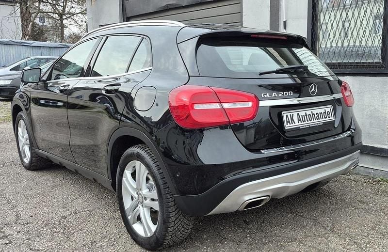 Gebraucht Mercedes GLA200 156 PS (114 kW) 2016 Schwarz SUV