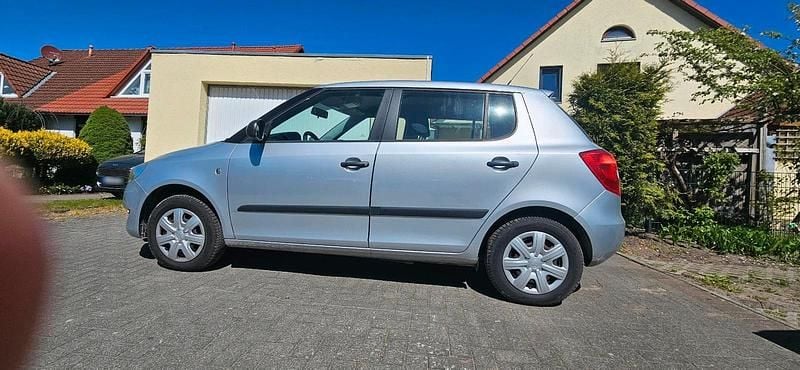 Second-hand Skoda Fabia 60 CP (44 kW) 2011 Argintiu Berlinǎ