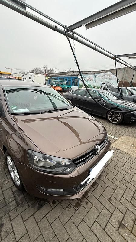 Gebraucht VW Polo Life 69 PS (50 kW) 2015 Braun Kleinwagen